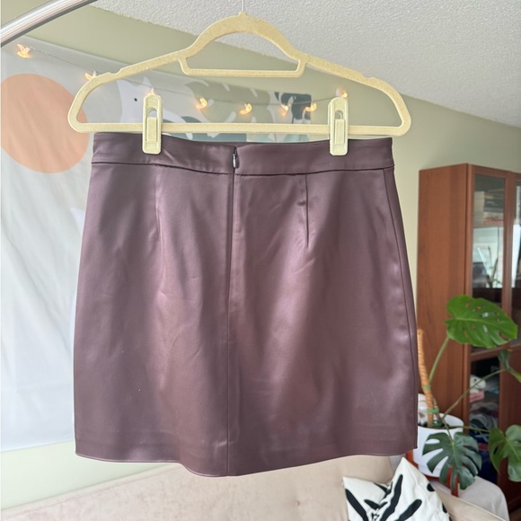 NWOT wilfred (aritzia) brown satin skirt with a front slit! size 10. - Picture 2 of 3